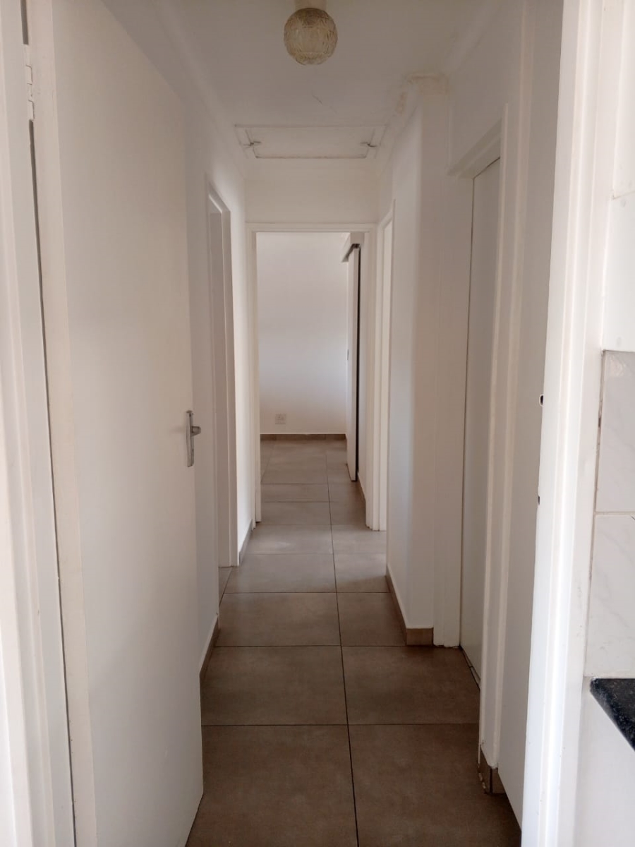 To Let 3 Bedroom Property for Rent in Mountainside Western Cape
